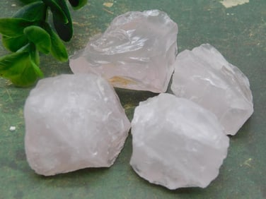 ROSE QUARTZ ROCK STONE LAPIDARY SPECIMEN