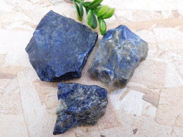 SODALITE ROCK STONE LAPIDARY SPECIMEN