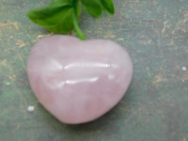 ROSE QUARTZ HEART ROCK STONE LAPIDARY SPECIMEN