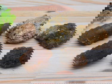 MIXED ROUGH LOT ROCK STONE LAPIDARY SPECIMEN