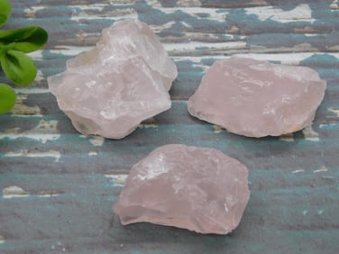 ROSE QUARTZ ROCK STONE LAPIDARY SPECIMEN