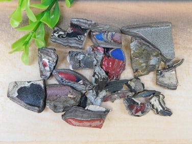 FORDITE MOTOR CITY AGATE ROCK STONE LAPIDARY SPECIMEN