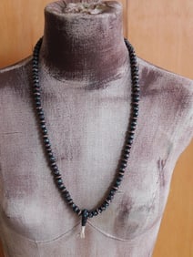 AFRICAN TRADE BEADS ROCK STONE LAPIDARY SPECIMEN