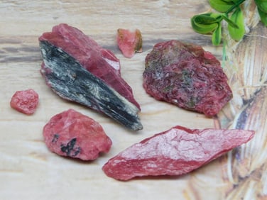 GEM RHODONITE ROCK STONE LAPIDARY SPECIMEN