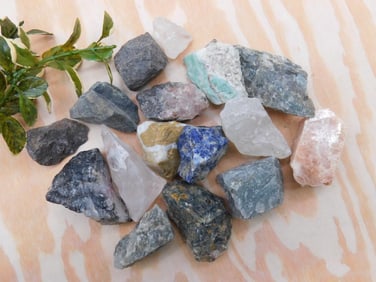 MIXED ROUGH ROCK ROCK STONE LAPIDARY SPECIMEN