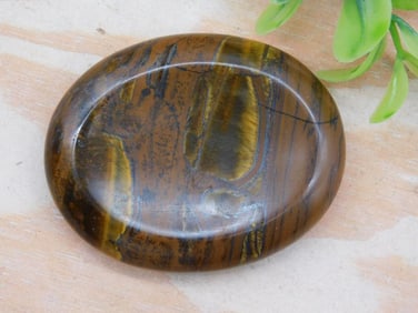 TIGER EYE WORRY STONE ROCK STONE LAPIDARY SPECIMEN