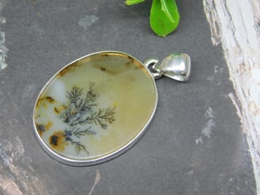 DENDRITIC AGATE PENDANT ROCK STONE LAPIDARY SPECIMEN