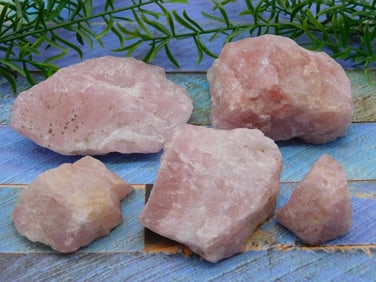 ROSE QUARTZ ROCK STONE LAPIDARY SPECIMEN