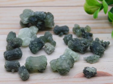 PREHNITE ROCK STONE LAPIDARY SPECIMEN