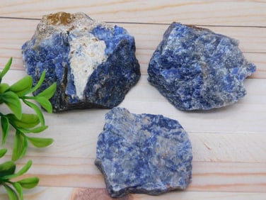 SODALITE ROCK STONE LAPIDARY SPECIMEN