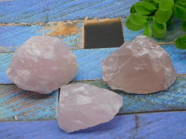 ROSE QUARTZ ROCK STONE LAPIDARY SPECIMEN