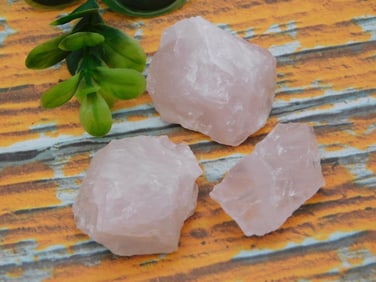 ROSE QUARTZ ROCK STONE LAPIDARY SPECIMEN