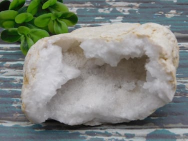 GEODE ROCK STONE LAPIDARY SPECIMEN