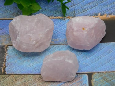 ROSE QUARTZ ROCK STONE LAPIDARY SPECIMEN