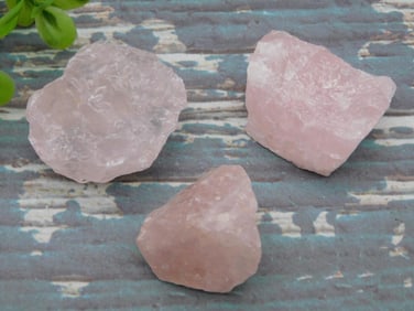 ROSE QUARTZ ROCK STONE LAPIDARY SPECIMEN