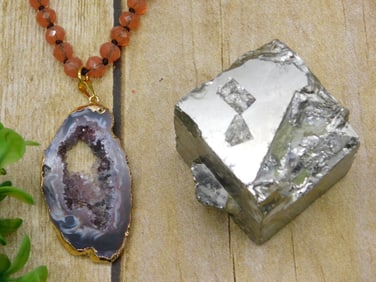 MIXED LOT ROCK STONE LAPIDARY SPECIMEN