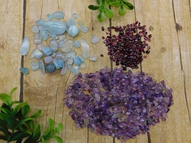 AQUAMARINE GARNET AND AMETHYST ROCK STONE LAPIDARY SPECIMEN