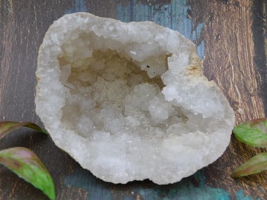 GEODE ROCK STONE LAPIDARY SPECIMEN