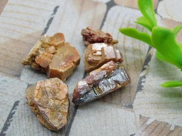 GEM VANADINITE ROCK STONE LAPIDARY SPECIMEN