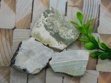 GREEN ZEBRA ROCK STONE LAPIDARY SPECIMEN