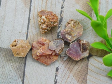 GEM VANADINITE ROCK STONE LAPIDARY SPECIMEN