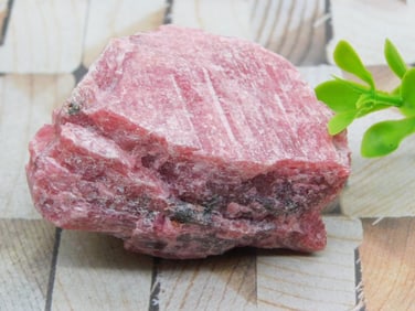 GEM RHODONITE ROCK STONE LAPIDARY SPECIMEN