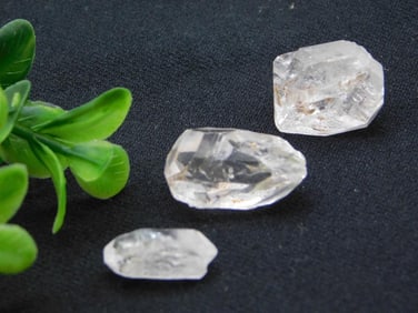 QUARTZ ROCK STONE LAPIDARY SPECIMEN