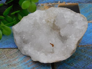 GEODE ROCK STONE LAPIDARY SPECIMEN