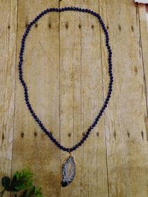 GEODE SLICE PENDANT ON SPARKLE BEAD NECKLACE