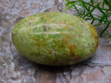 CHRYSOPRASE ROCK STONE LAPIDARY SPECIMEN