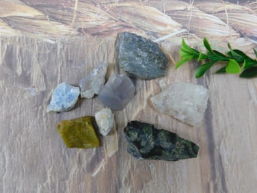 MIXED ROUGH ROCK ROCK STONE LAPIDARY SPECIMEN