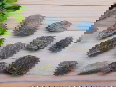 LABRADORITE ROCK STONE LAPIDARY SPECIMEN