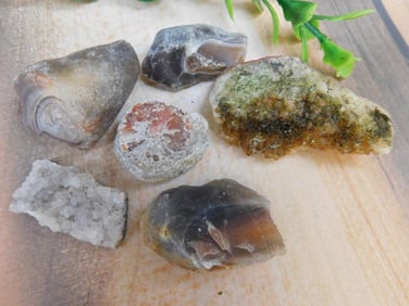 MIXED ROUGH ROCK ROCK STONE LAPIDARY SPECIMEN