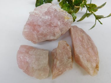 ROSE QUARTZ ROCK STONE LAPIDARY SPECIMEN