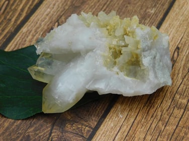 QUARTZ ROCK STONE LAPIDARY SPECIMEN