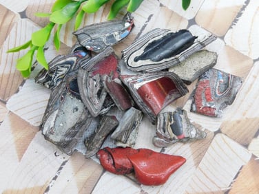 FORDITE MOTOR CITY AGATE ROCK STONE LAPIDARY SPECIMEN