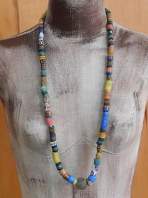 AFRICAN TRADE BEADS ROCK STONE LAPIDARY SPECIMEN