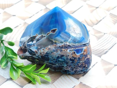 AGATE POINT ROCK STONE LAPIDARY SPECIMEN