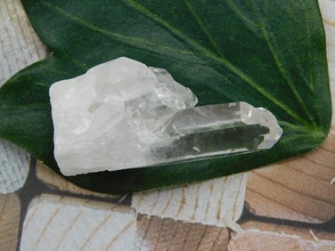 QUARTZ ROCK STONE LAPIDARY SPECIMEN