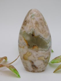 HATMANS FLOWER PETAL AGATE ROCK STONE LAPIDARY SPECIMEN