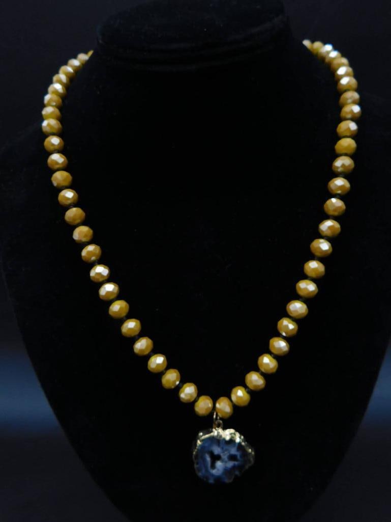 GEODE SLICE PENDANT ON SPARKLE BEAD NECKLACE (1 of 3)