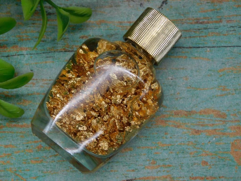 Glass Bottle with Gold Flakes, 36 Grams (1 of 2)