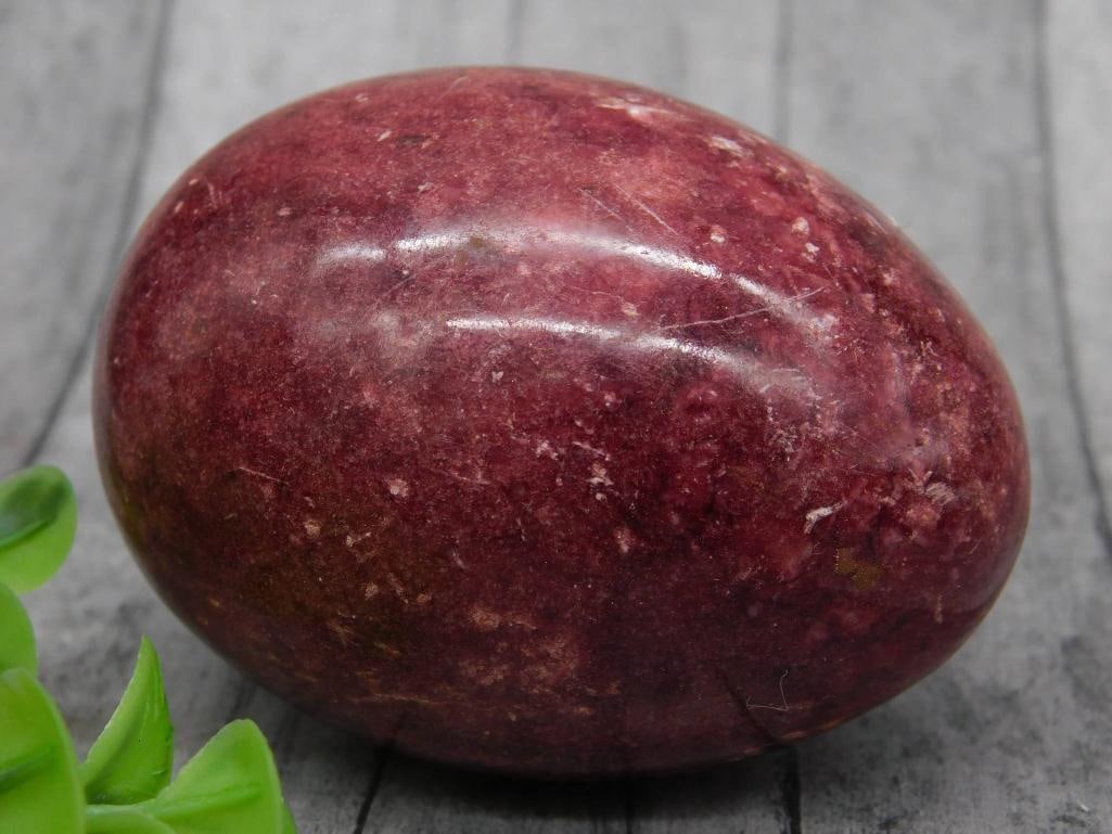 RED STONE EGG ROCK STONE LAPIDARY SPECIMEN: RED STONE EGG ROCK STONE LAPIDARY SPECIMEN