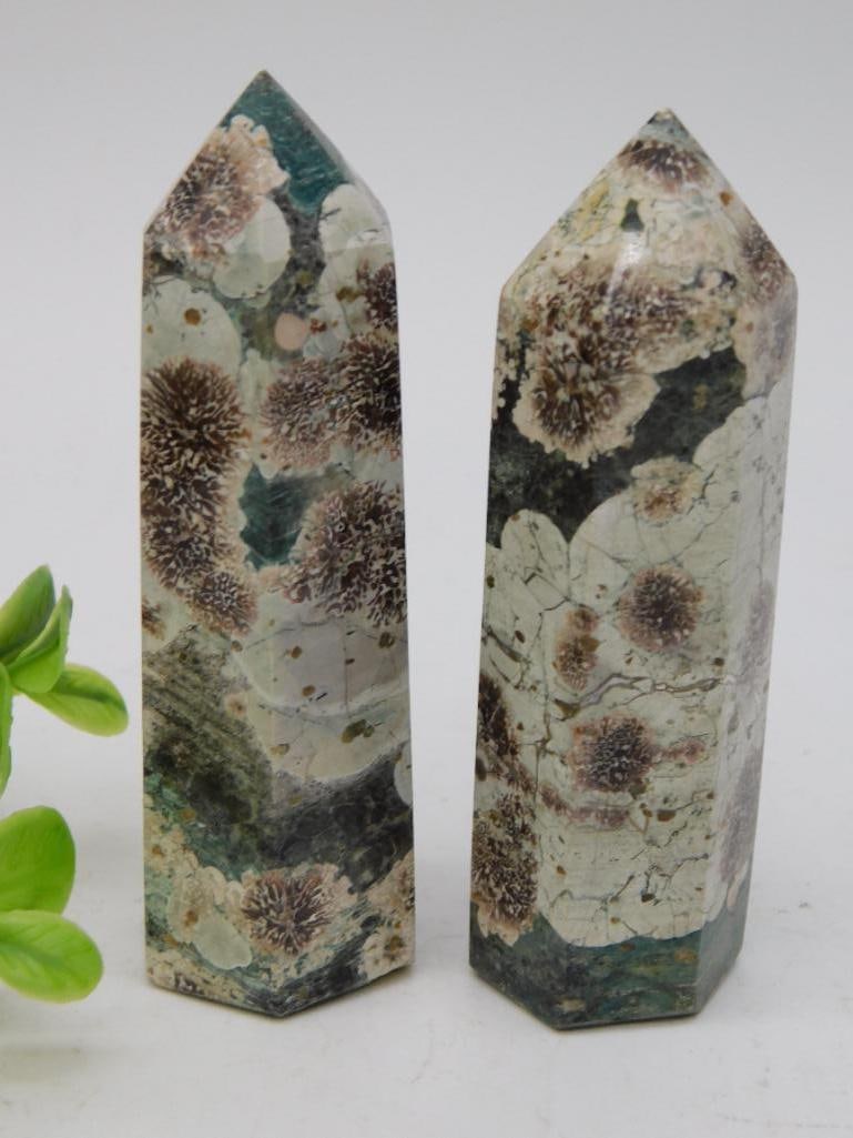 GREEN FLOWER PETAL AGATE TOWER ROCK STONE LAPIDARY SPECIMEN (1 of 2)