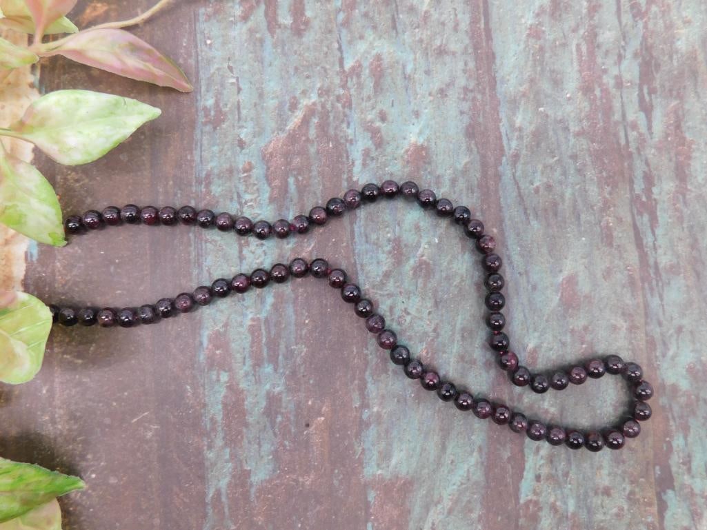 GARNET BEADS ROCK STONE LAPIDARY SPECIMEN (1 of 3)