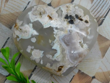 HATMANS FLOWER PETAL AGATE ROCK STONE LAPIDARY SPECIMEN