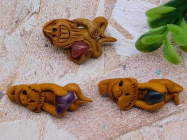 CLAY FIGURES WITH STONES ROCK STONE LAPIDARY SPECIMEN