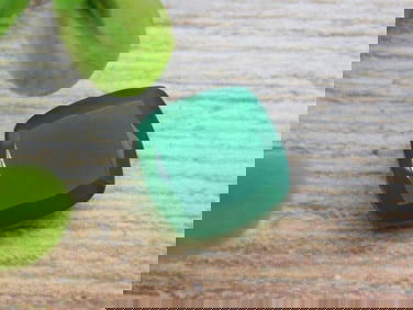 GREEN ONYX ROCK STONE LAPIDARY SPECIMEN