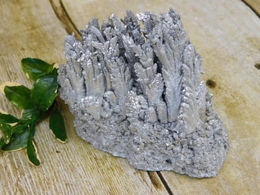 FEATHER PATTERN MAGNESIUM ROCK STONE LAPIDARY SPECIMEN