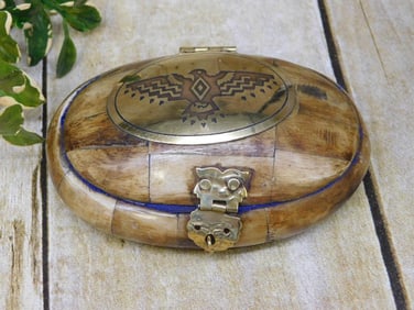 CARVED BONE TRINKET BOX ROCK STONE LAPIDARY SPECIMEN